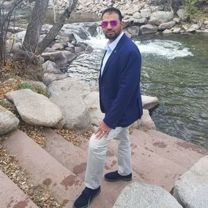 Meet your Posher, Hossam